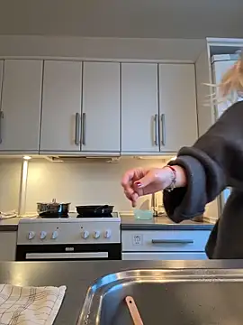 SilkyMira Live XXX-Chat