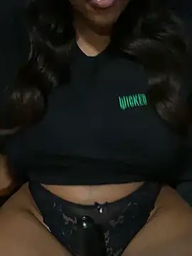 CaramelGoddess1 即時 XXX 聊天