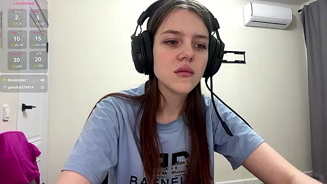 Chatroom XXX en direct de Elira_Breeze