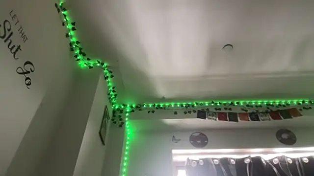 Živý XXX chat tinydaisy21