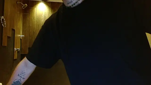 Milan_Jones_ Pertunjukan Webcam