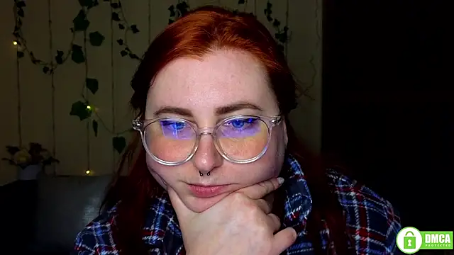 Chat +18 de Alicia_love00 ao vivo