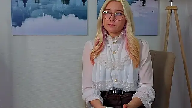 AraAstor's Live XXX Chat