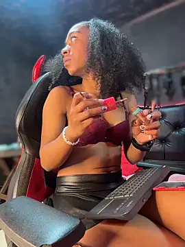 دردشة Samantha_LS الجنسية المباشرة