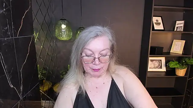 Chat +18 de NataliMellow ao vivo