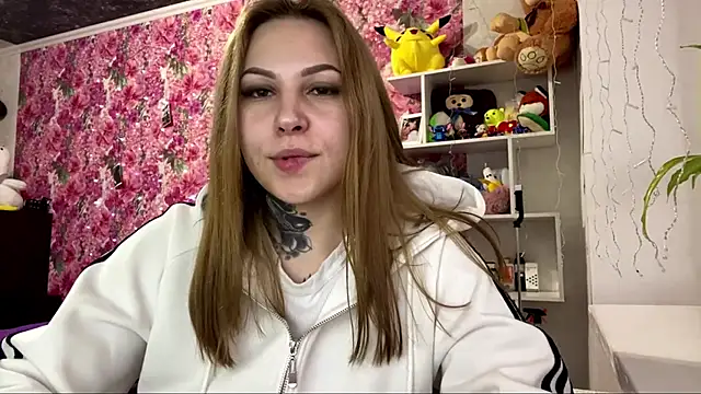 TraciBallena Adlı Modelin Canlı XXX Sohbeti