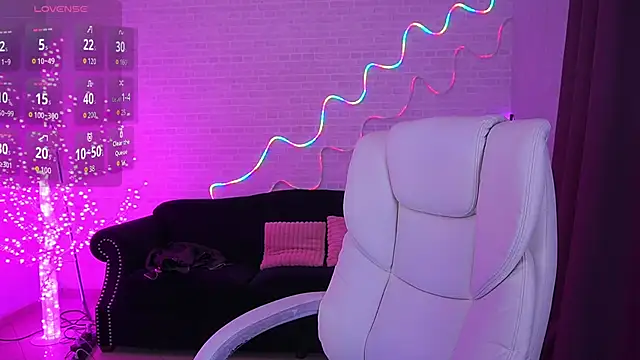 VelvetLuck live XXX chat