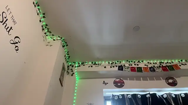 tinydaisy21 Live XXX Chat