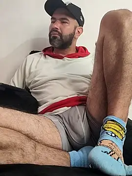 hairyandbigmann Show in webcam