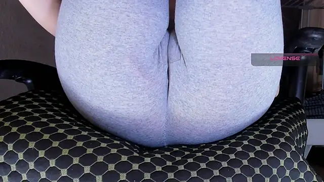 Cameltoe_squirt_inPants' Live XXX Chat