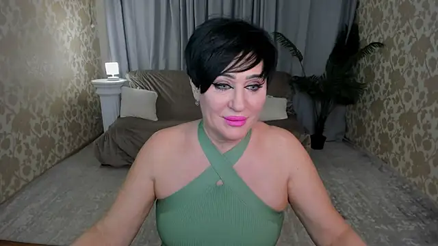 KiraTempt Webcam show