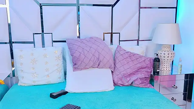 VeronicaSttar Chat XXX in diretta