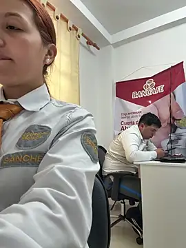 Emily-7_のライブXXXチャット