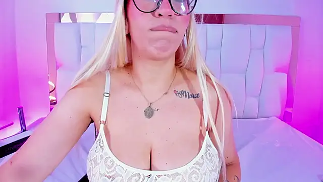 Czat XXX na żywo – CamilleJuicy_