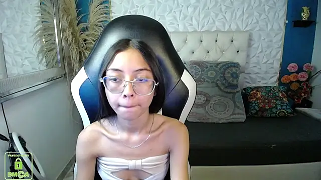 NathaliaSweet_11's Live XXX Chat