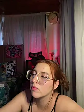 CoraVibes Adlı Modelin Canlı XXX Sohbeti