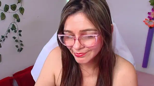 Carol_Miss2 élő XXX-chatje