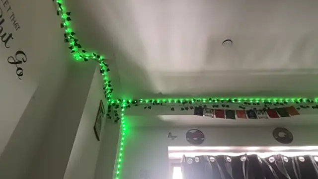 Chat XXX en directo de tinydaisy21