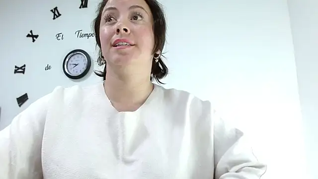 ElaMurray02のライブXXXチャット