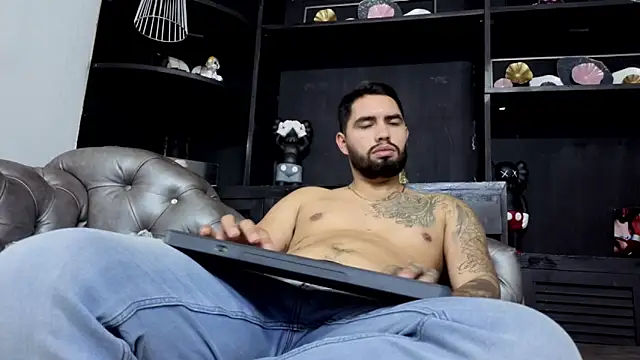 Вебкам-шоу matteosantos