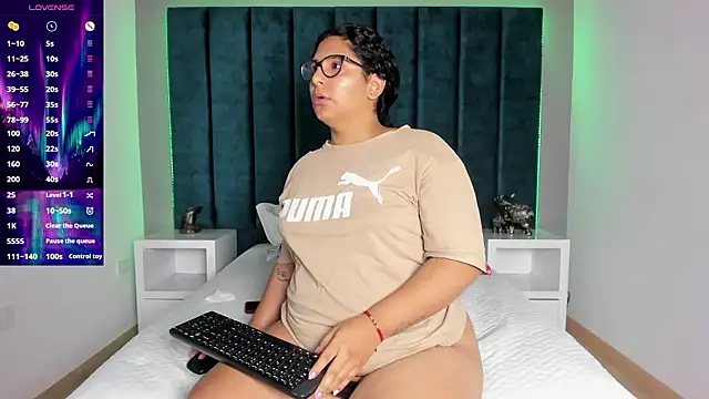 Chat XXX en directo de DanielleEvans_