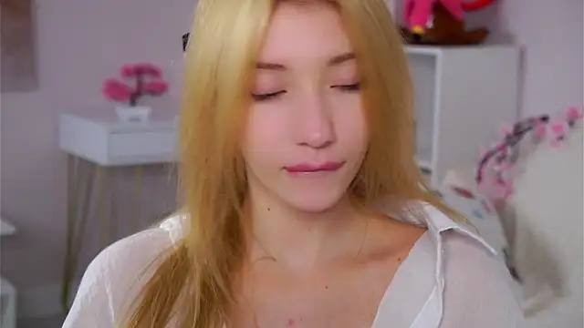 SunnivaCovil élő XXX-chatje