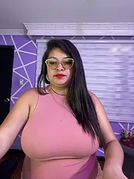 MiiaaJoness 现场XXX聊天