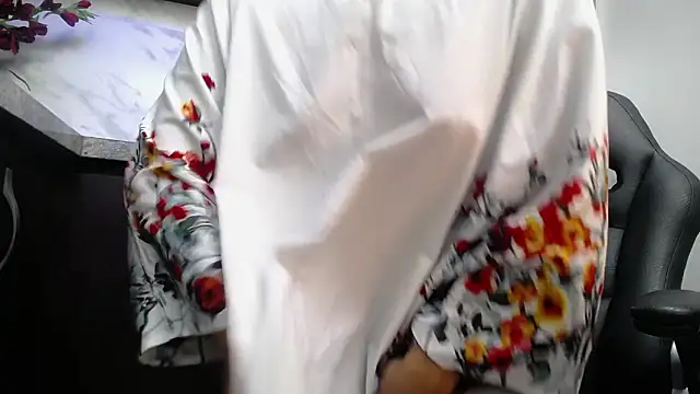 kyra_jeet Chat XXX in diretta