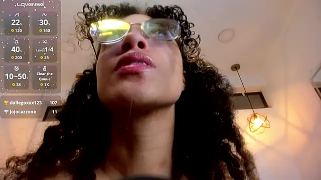 Hanna_Cornee_ Chat XXX in diretta