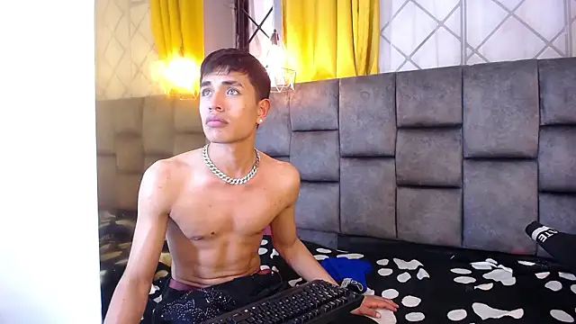 Maik_Russo élő XXX-chatje