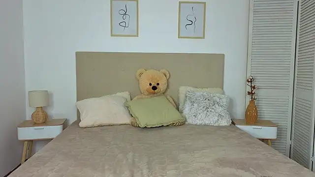 Silena_sky Adlı Modelin Canlı XXX Sohbeti