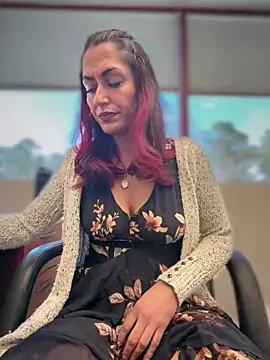 YourQueen18 live XXX chat