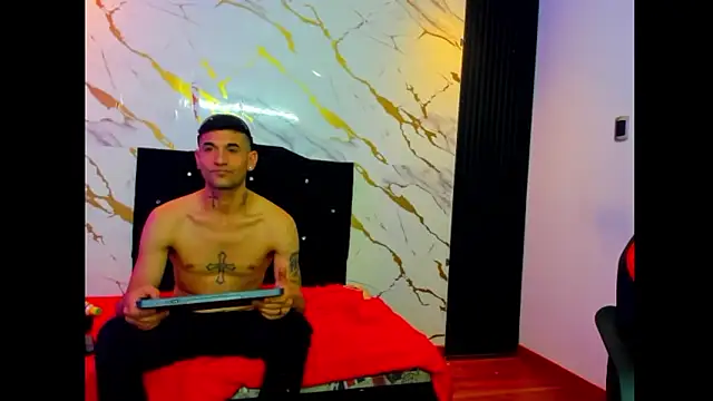 Stormandloganxxx Adlı Modelin Canlı XXX Sohbeti