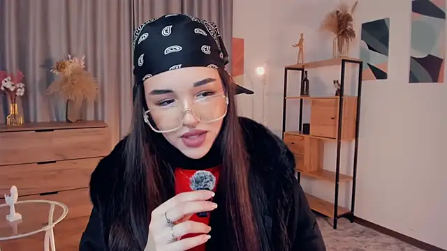 AvantgardAlone live XXX chat