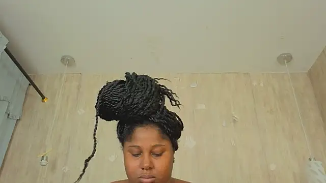 Alexa_roussee Adlı Modelin Canlı XXX Sohbeti