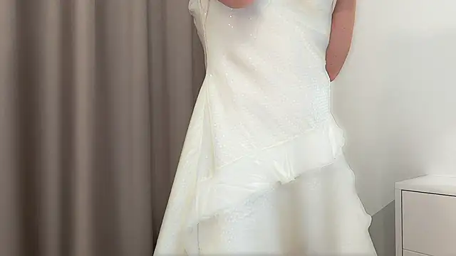 ShySchoolGirl 即時 XXX 聊天