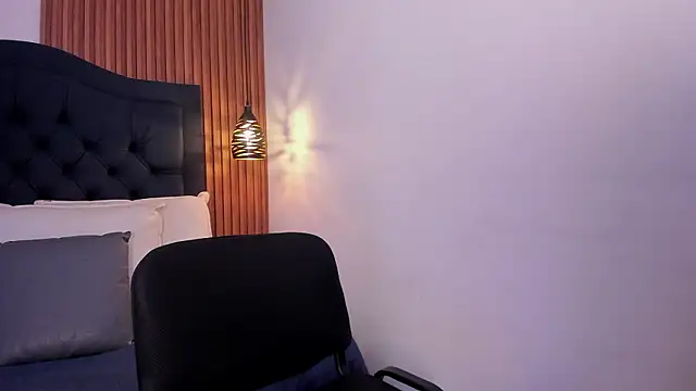 Hisoka_011 라이브 XXX 채팅