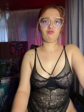 CoraVibesのライブXXXチャット