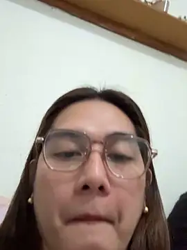 MarieLoveGlamorous: διαδικτυακό σόου στην κάμερα