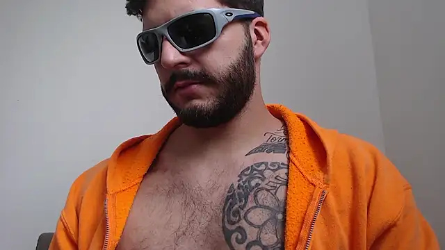 Chatroom XXX en direct de thomas_gun