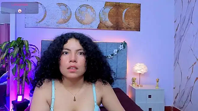 Chat XXX ao vivo de Zoe-yanin