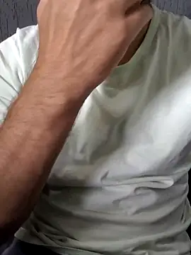 Chatroom XXX en direct de Leo_Big