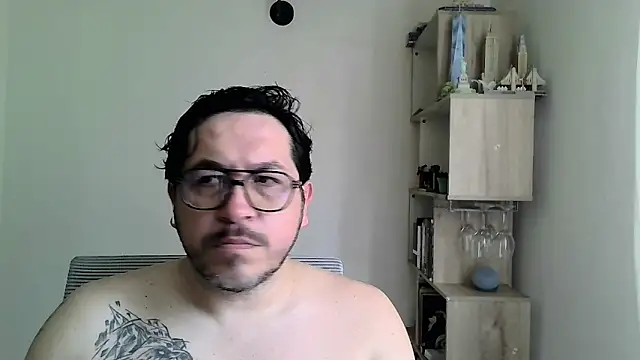 HiddenBear: онлайн-секс-чат