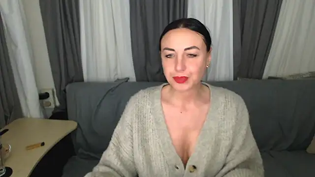 Chatroom XXX en direct de CloveLove