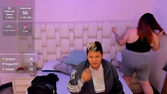 MiaYMolly 现场XXX聊天