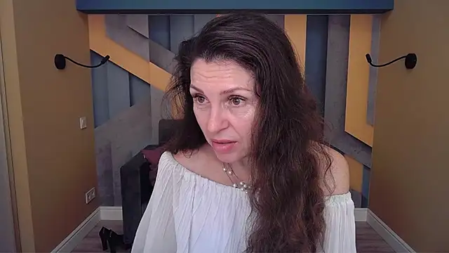 EllaLong Adlı Modelin Canlı XXX Sohbeti