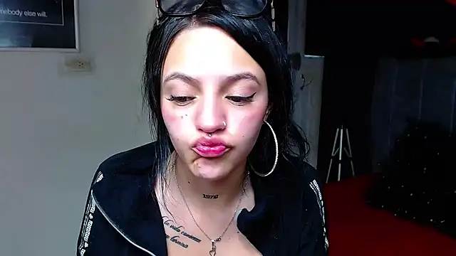 Violettasquirt 라이브 XXX 채팅