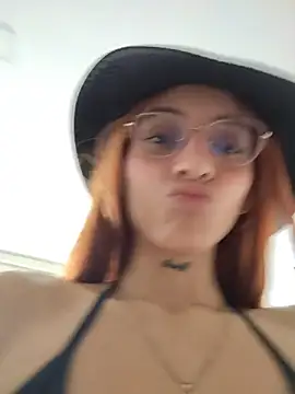 Dani-peggin Adlı Modelin Canlı XXX Sohbeti