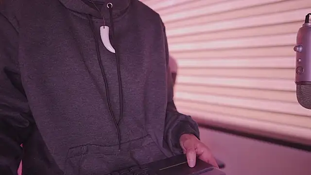 tommy_blue 라이브 XXX 채팅