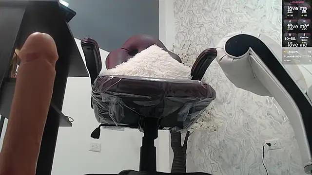 Онлайн чат XXX aura_sanders1